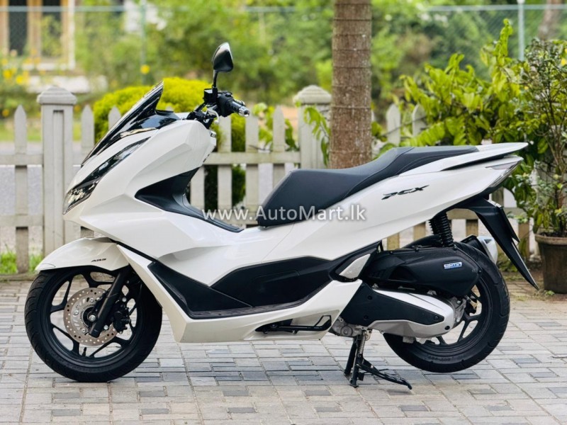 Image of Honda HONDA PCX 125CC  BJE  2023 2023 Motorcycle - For Sale